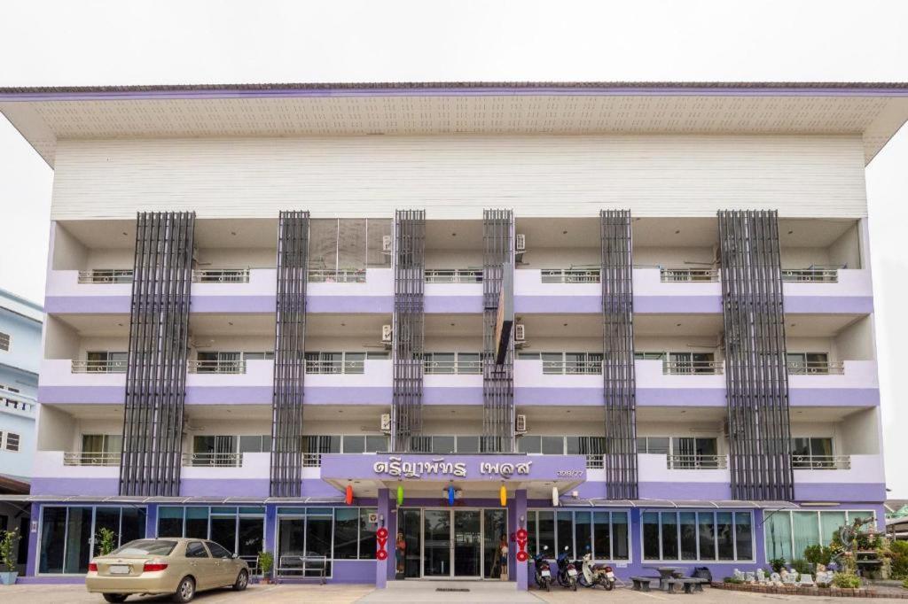 Treeyapat Place Hotel Kanchanaburi Bagian luar foto