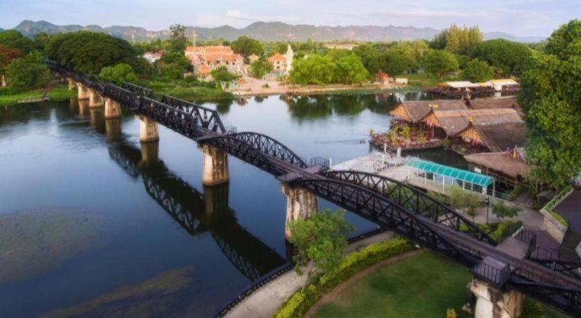 Treeyapat Place Hotel Kanchanaburi Bagian luar foto